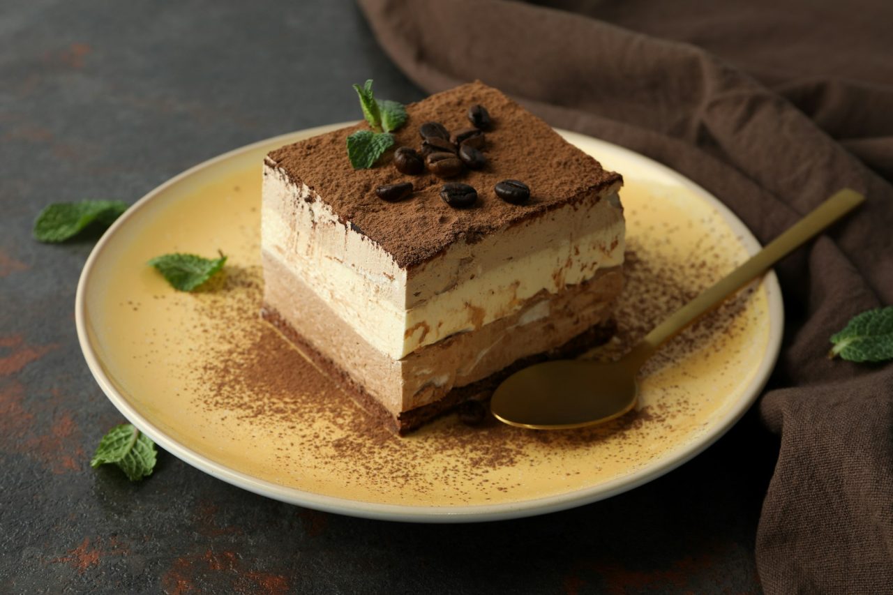 Tiramisu cake